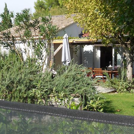 La Maison Bleue L'Isle-sur-la-Sorgue Exterior photo