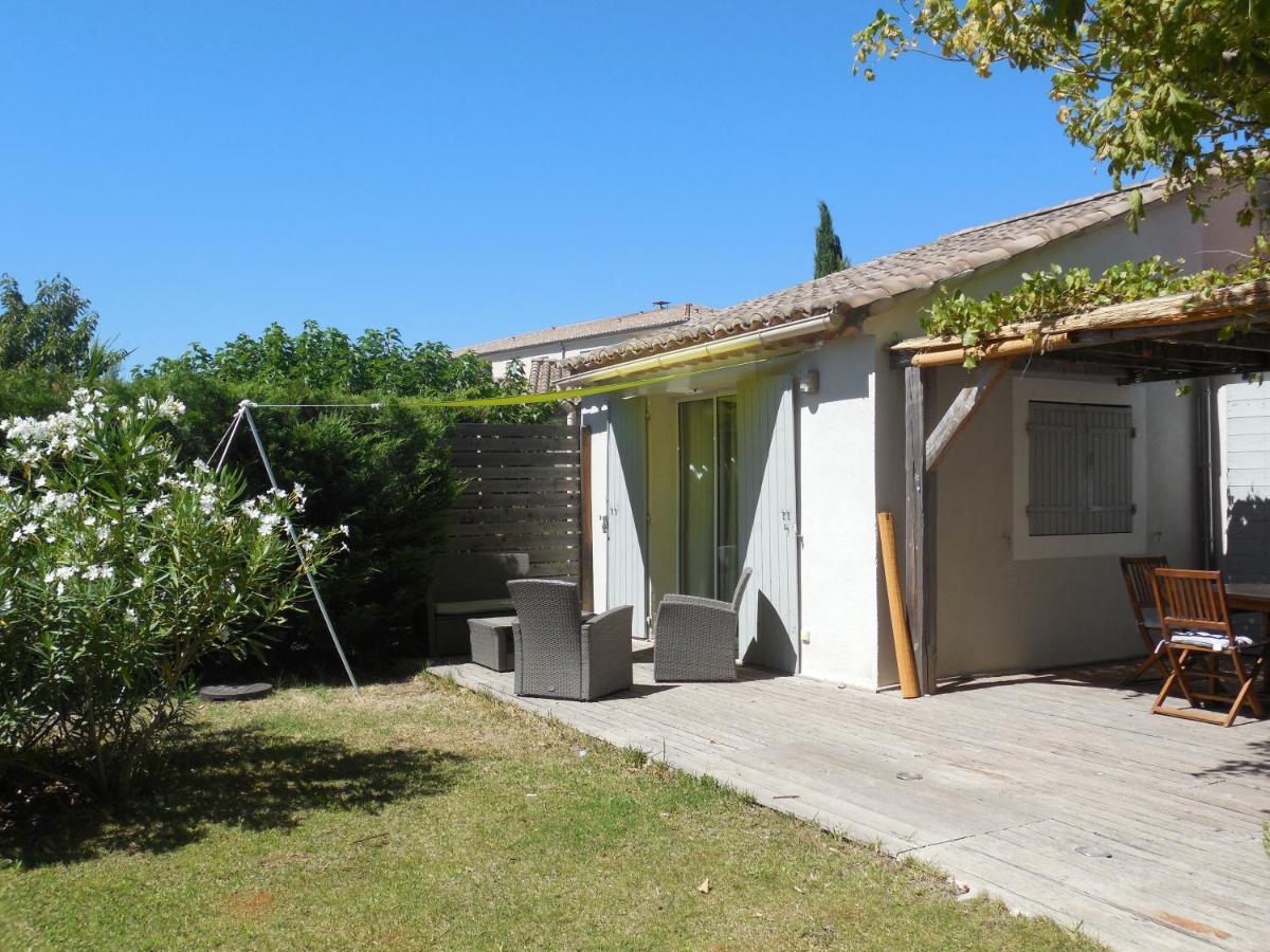 La Maison Bleue L'Isle-sur-la-Sorgue Exterior photo